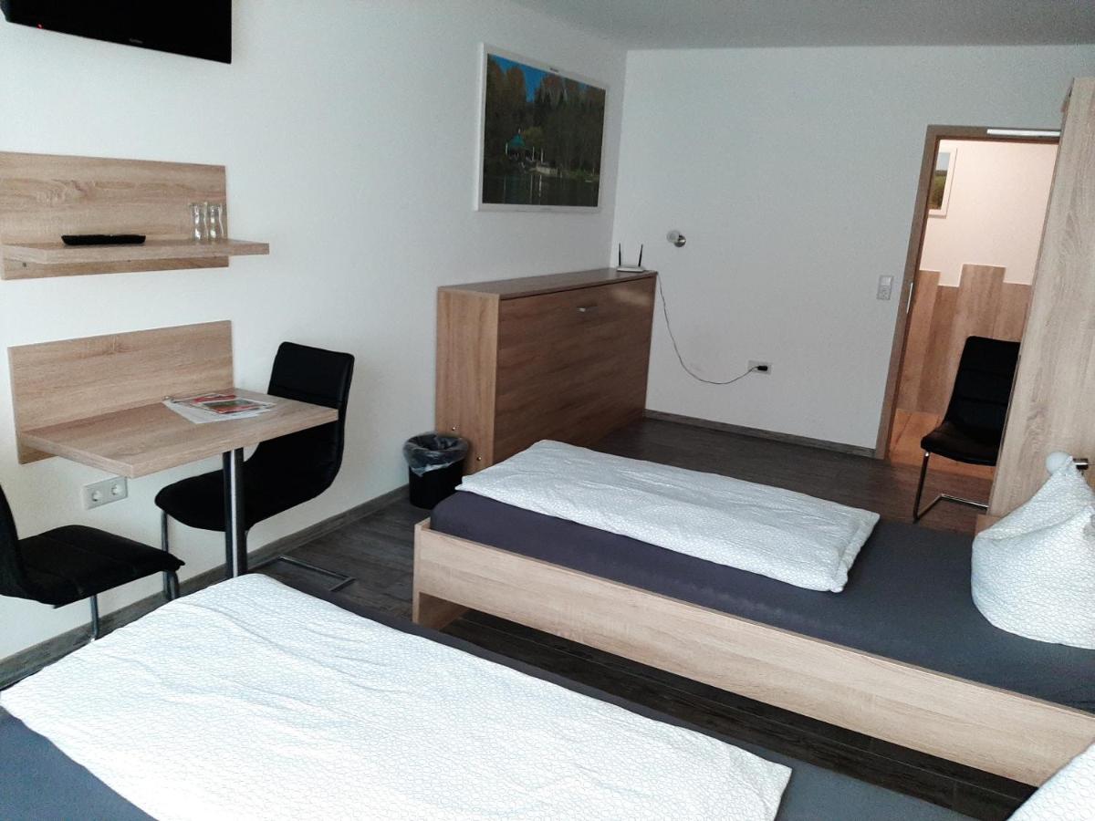 Haus Roseneck-Pension Am Stadtrand Borchen Екстер'єр фото